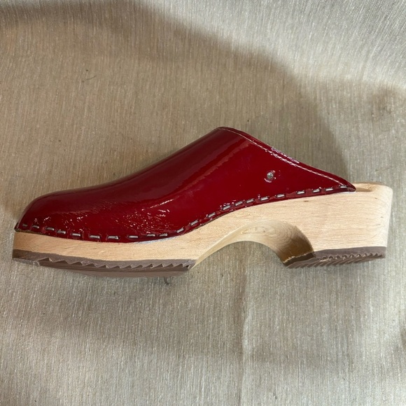 TORPATOFFELN Sz 39 Patent  Leather Wooden Soles Straps Removed Leather Clogs - Picture 13 of 13